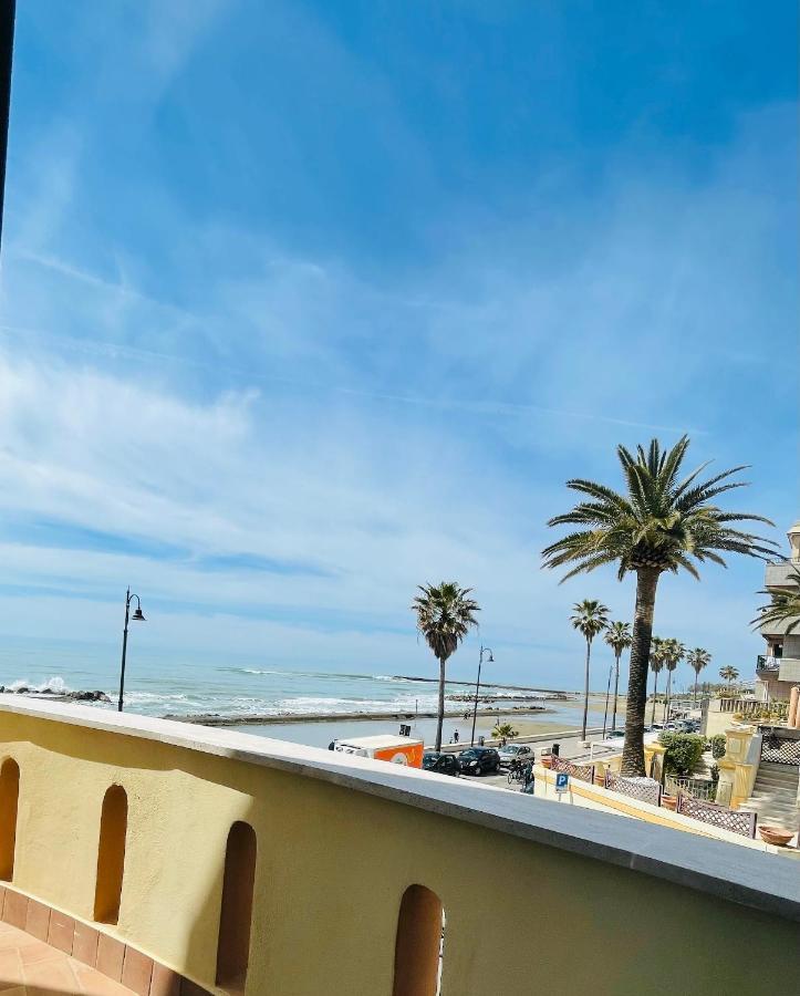 Mirage Rooms Anzio Kültér fotó